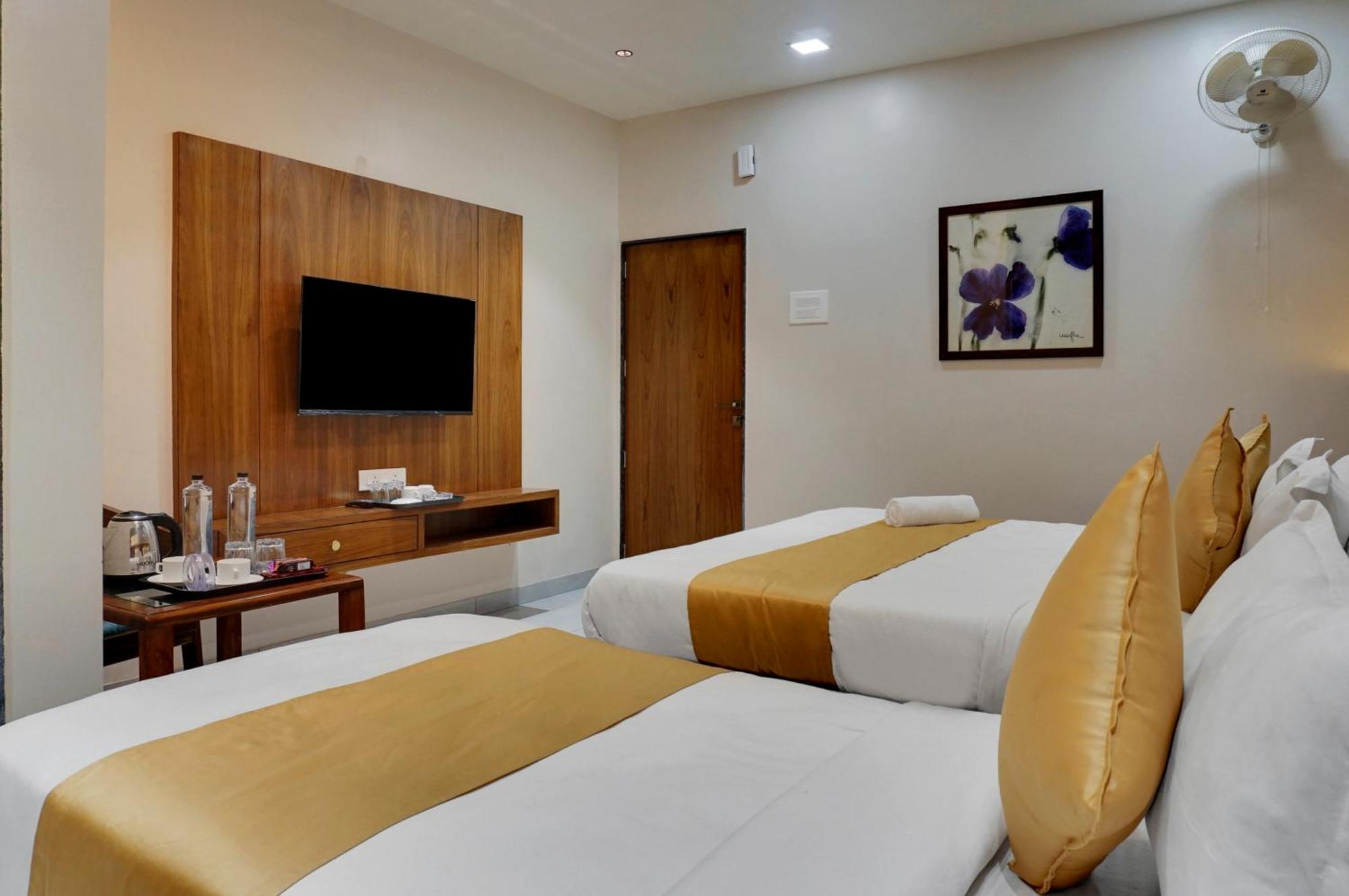Hotel Sayba Executive Poona Buitenkant foto