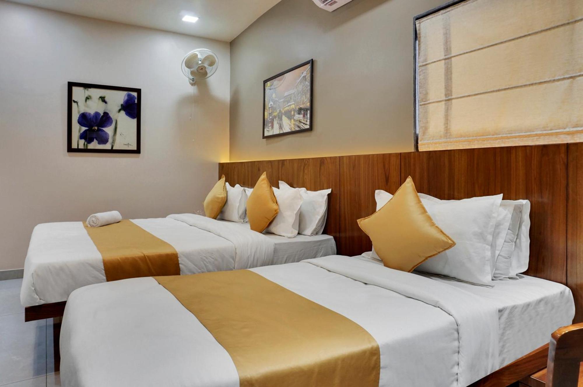 Hotel Sayba Executive Poona Buitenkant foto
