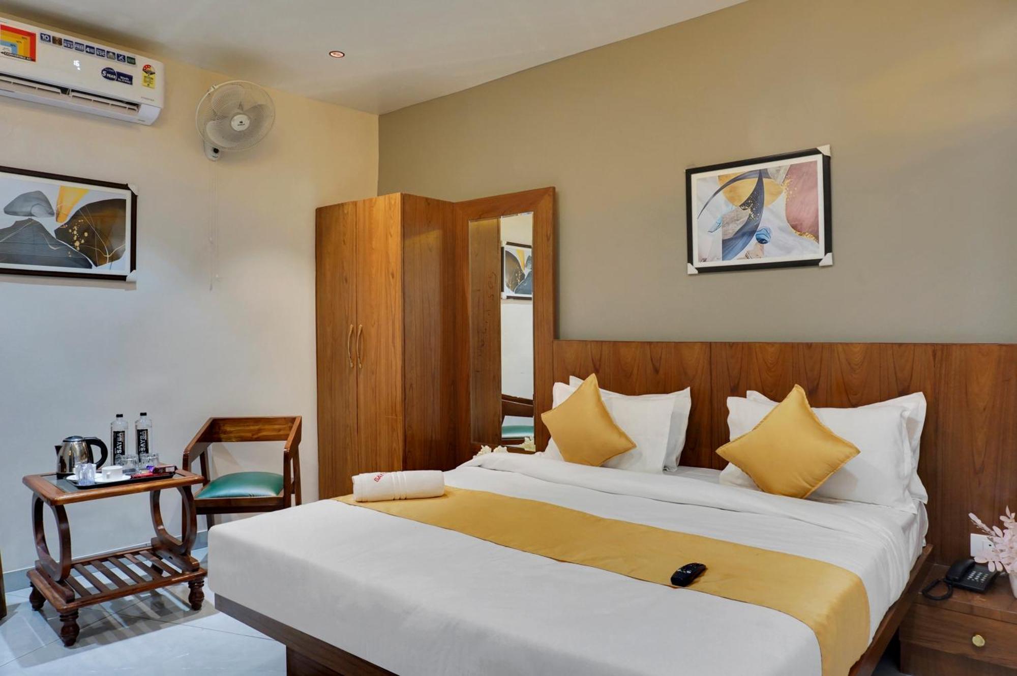 Hotel Sayba Executive Poona Buitenkant foto