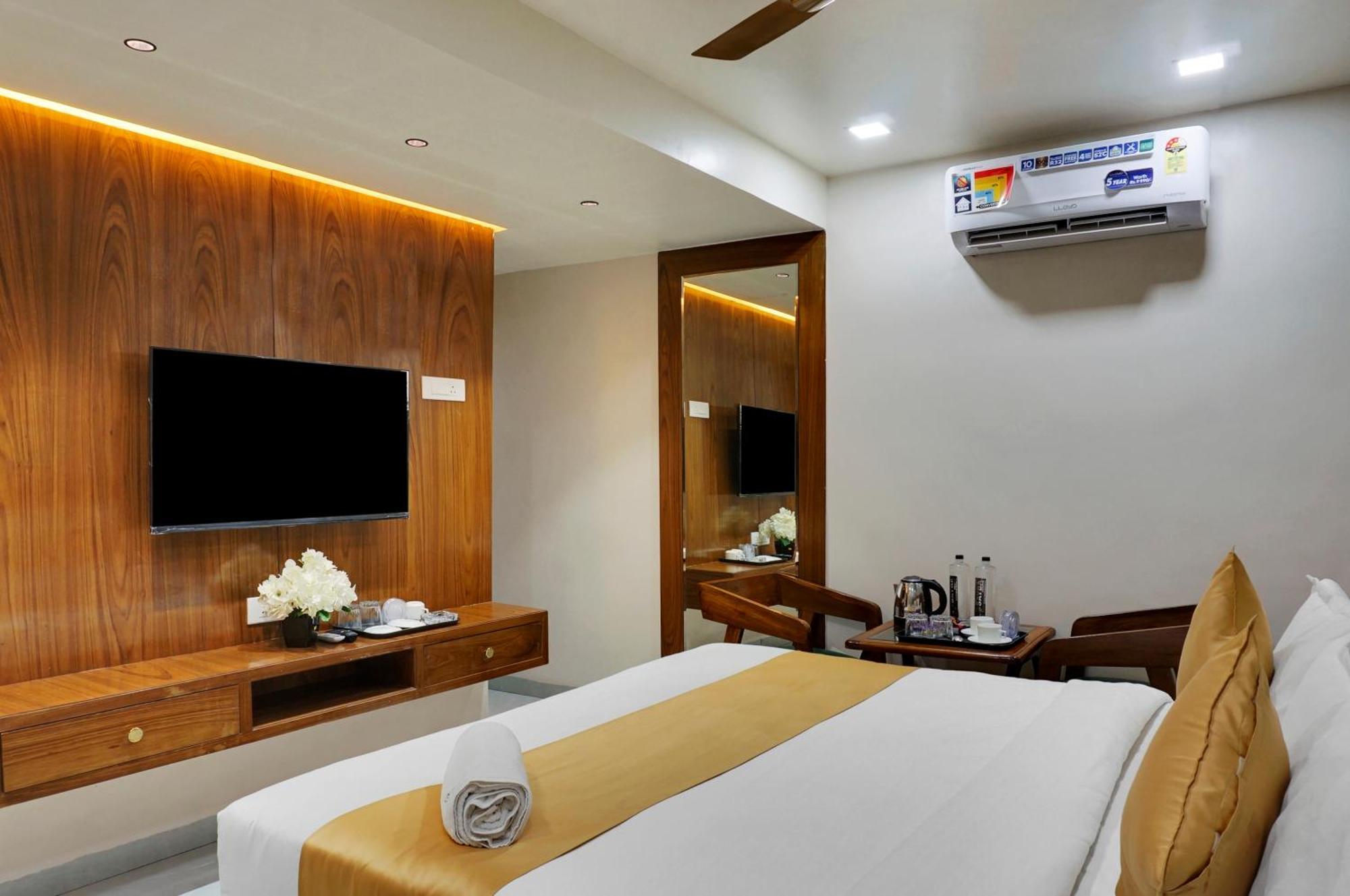 Hotel Sayba Executive Poona Buitenkant foto